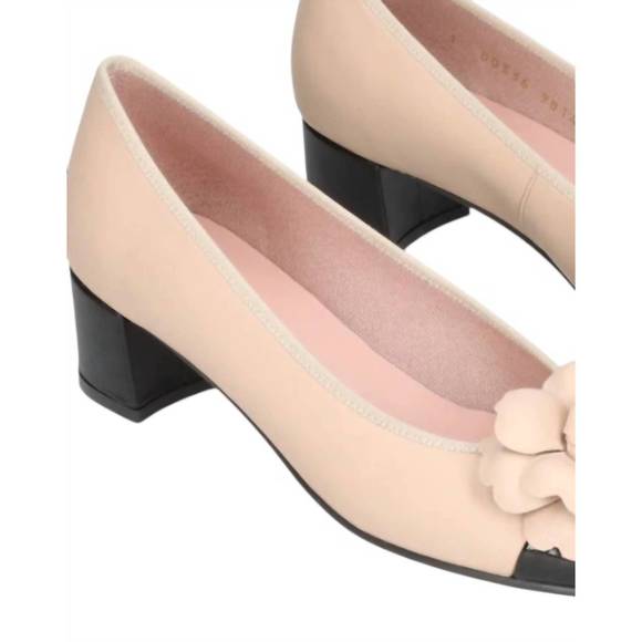 NEW PRETTY BALLERINAS women's oanna heel in beige